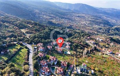 SALİHLİ BOZDAĞ ALLAHDİYEN'DE MANZARALI SİTE İÇİ HAVUZLU VİLLA