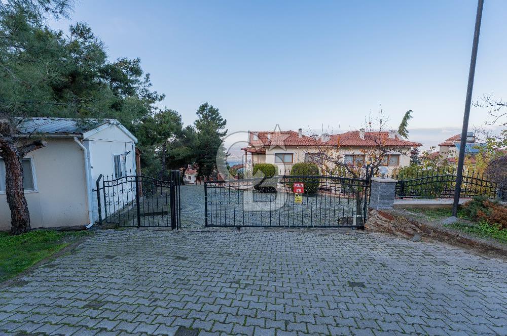 SALİHLİ BOZDAĞ ALLAHDİYEN'DE MANZARALI SİTE İÇİ HAVUZLU VİLLA