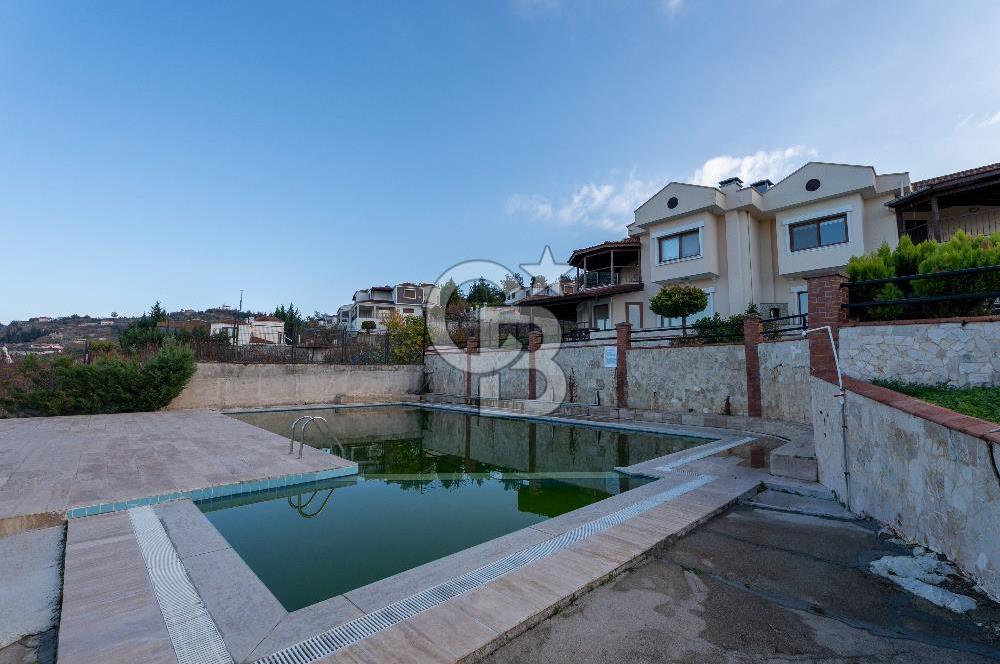 SALİHLİ BOZDAĞ ALLAHDİYEN'DE MANZARALI SİTE İÇİ HAVUZLU VİLLA