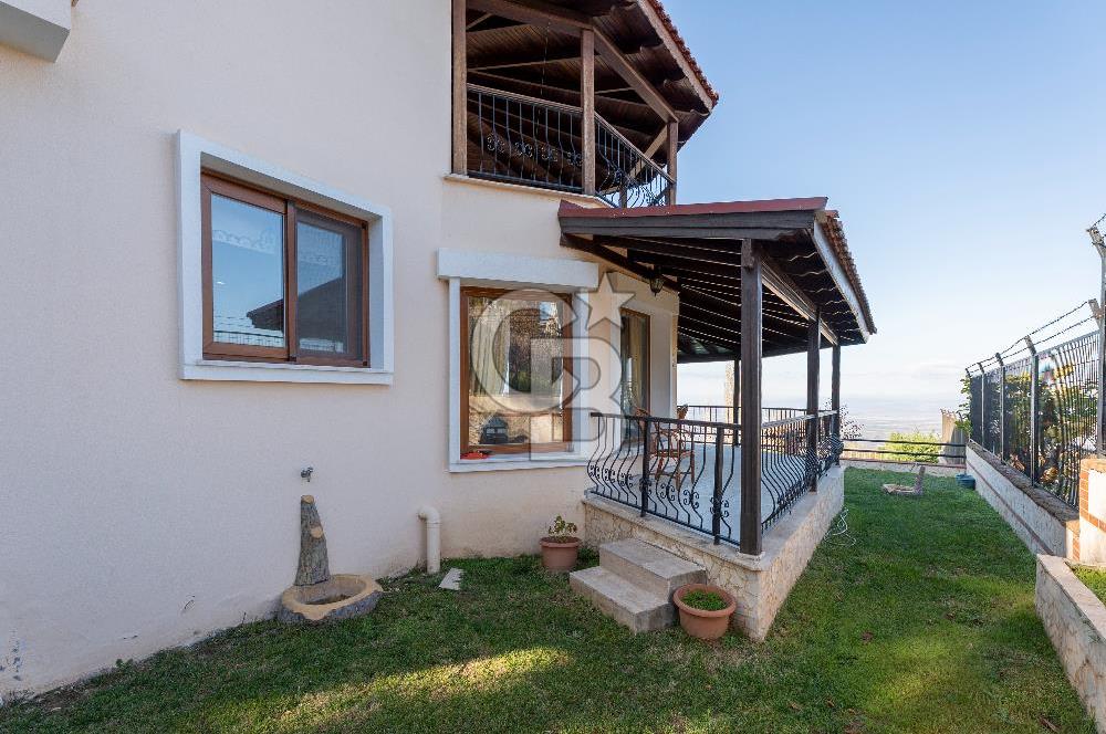 SALİHLİ BOZDAĞ ALLAHDİYEN'DE MANZARALI SİTE İÇİ HAVUZLU VİLLA