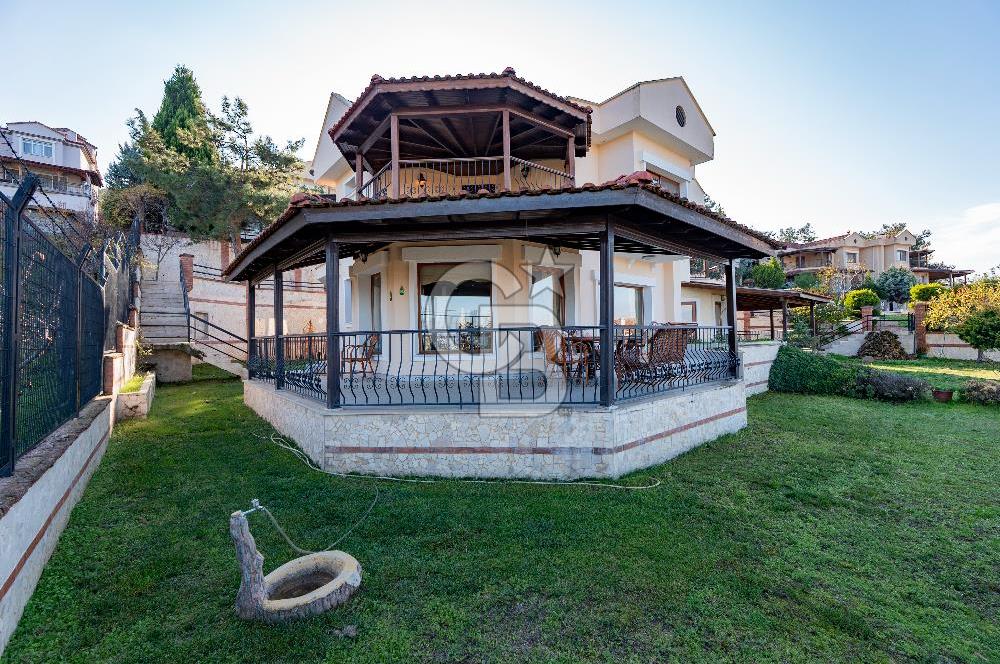 SALİHLİ BOZDAĞ ALLAHDİYEN'DE MANZARALI SİTE İÇİ HAVUZLU VİLLA