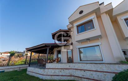 SALİHLİ BOZDAĞ ALLAHDİYEN'DE MANZARALI SİTE İÇİ HAVUZLU VİLLA