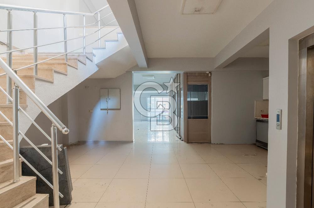 SALİHLİ KOCAÇEŞME'DE YENİ YAPILI KOMPLE SATILIK BİNA