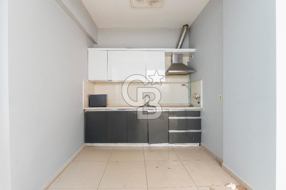 SALİHLİ KOCAÇEŞME'DE YENİ YAPILI KOMPLE SATILIK BİNA