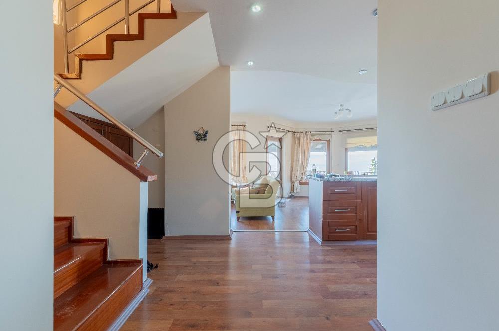 SALİHLİ BOZDAĞ ALLAHDİYEN'DE MANZARALI SİTE İÇİ HAVUZLU VİLLA