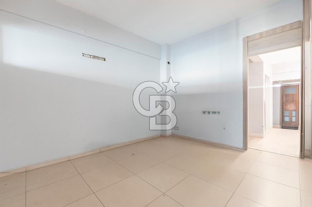 SALİHLİ KOCAÇEŞME'DE YENİ YAPILI KOMPLE SATILIK BİNA