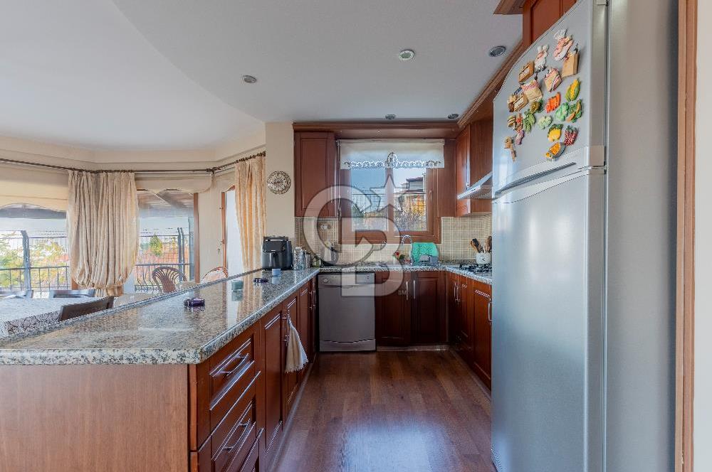 SALİHLİ BOZDAĞ ALLAHDİYEN'DE MANZARALI SİTE İÇİ HAVUZLU VİLLA