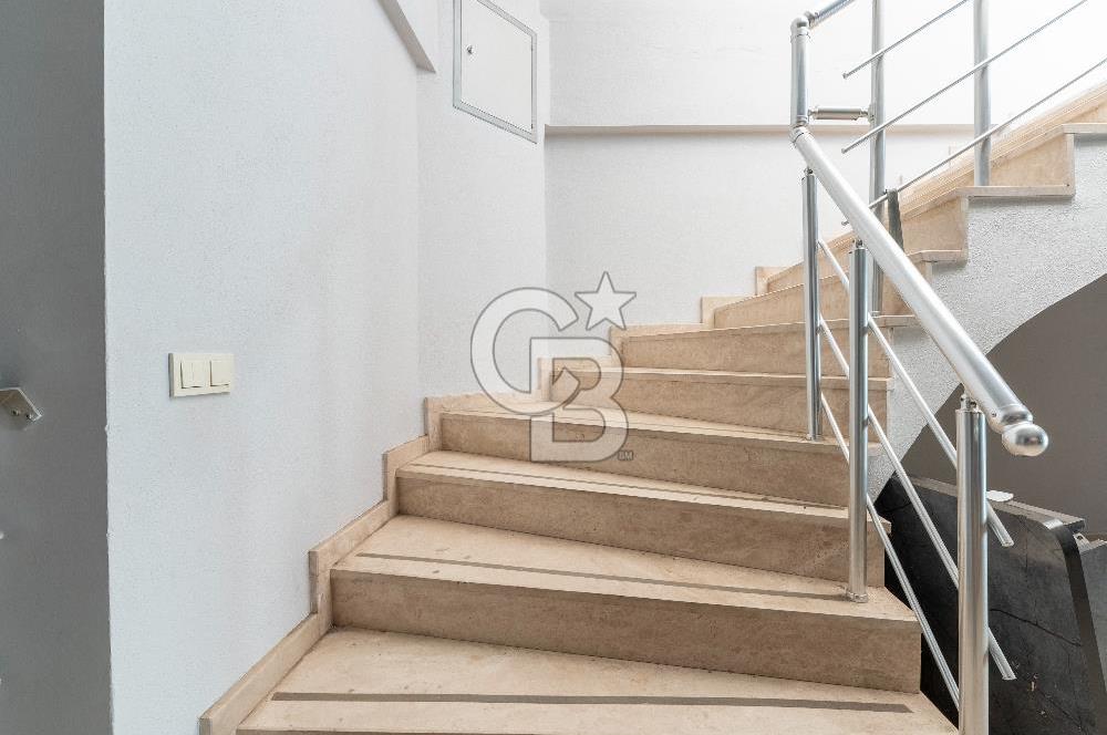 SALİHLİ KOCAÇEŞME'DE YENİ YAPILI KOMPLE SATILIK BİNA