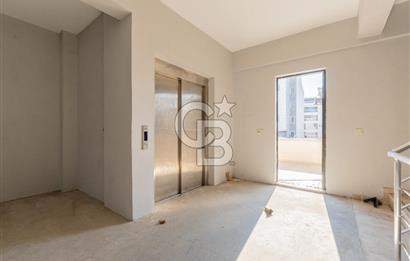 SALİHLİ KOCAÇEŞME'DE YENİ YAPILI KOMPLE SATILIK BİNA