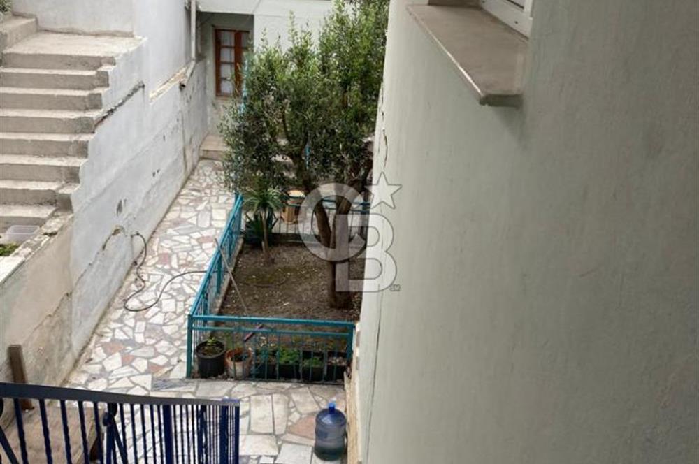 Urla Altıntaş Mahallesinde Komple Satılık Bina