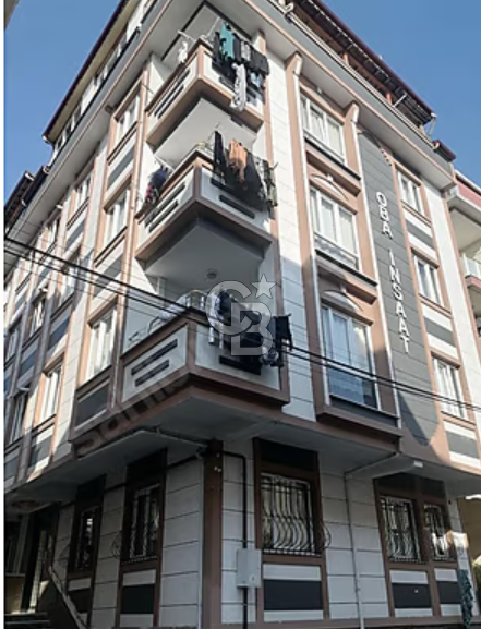 Arnavutköy Belediye binasına yakın satılık bahçe katı