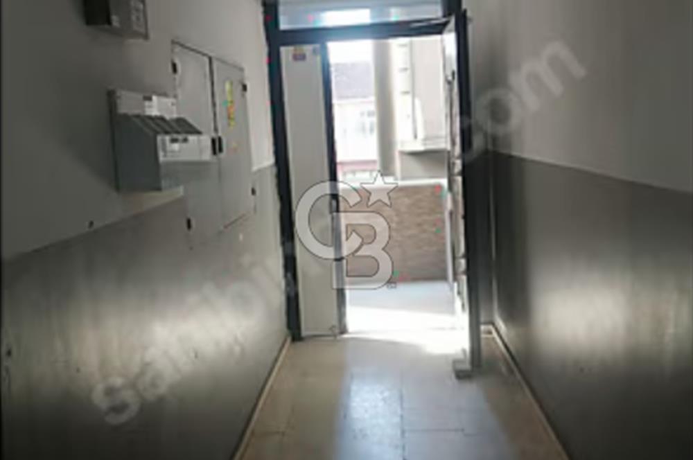 Arnavutköy Belediye binasına yakın satılık bahçe katı