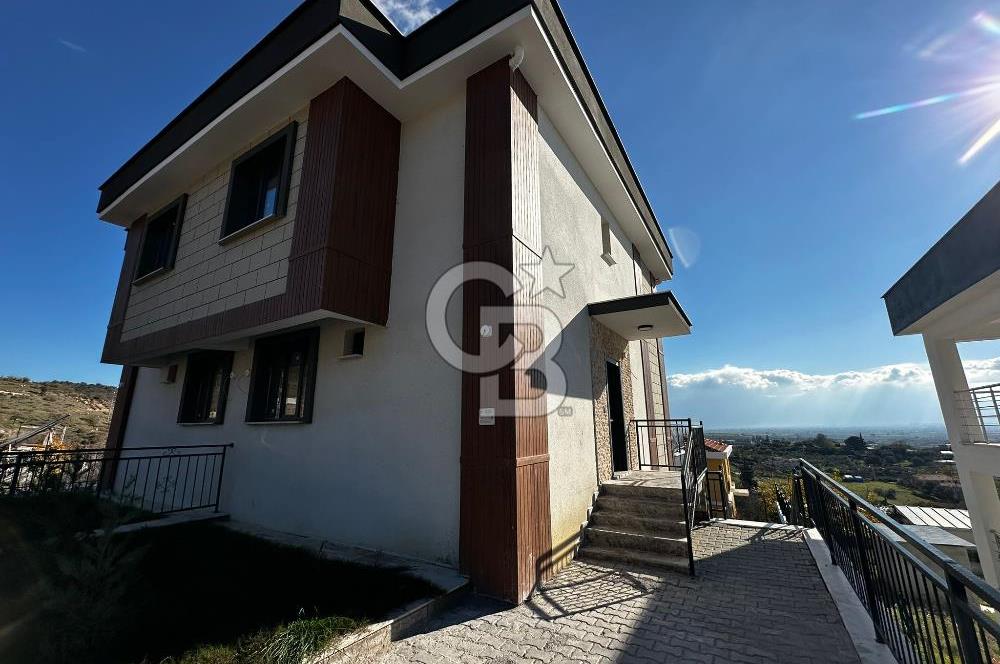 Manisa Üçpınarda Şehir Manzaralı Müstakil Havuzlu 4+2 İkiz Villa