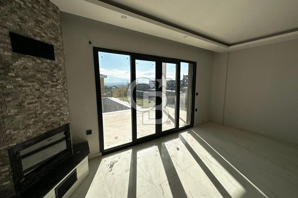 Manisa Üçpınarda Şehir Manzaralı Müstakil Havuzlu 4+2 İkiz Villa