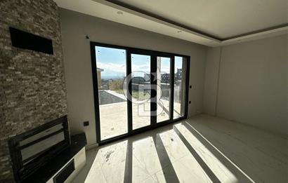 Manisa Üçpınarda Şehir Manzaralı Müstakil Havuzlu 4+2 İkiz Villa