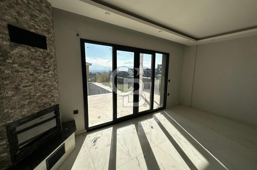 Manisa Üçpınarda Şehir Manzaralı Müstakil Havuzlu 4+2 İkiz Villa