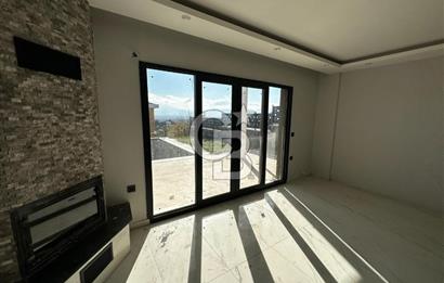 Manisa Üçpınarda Şehir Manzaralı Müstakil Havuzlu 4+2 İkiz Villa