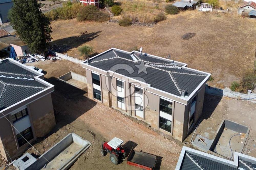 Manisa Bağyolu'nda Site İçinde Müstakil Havuzlu Villa