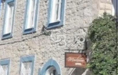 Alaçatı merkezde 7 odalı butik otel