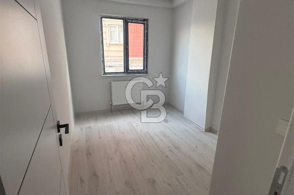 İstiklal Cad. Üzeri | Sıfır | 3+1 | Çift Banyolu | 160 m² Ortak Teras | Otoparklı