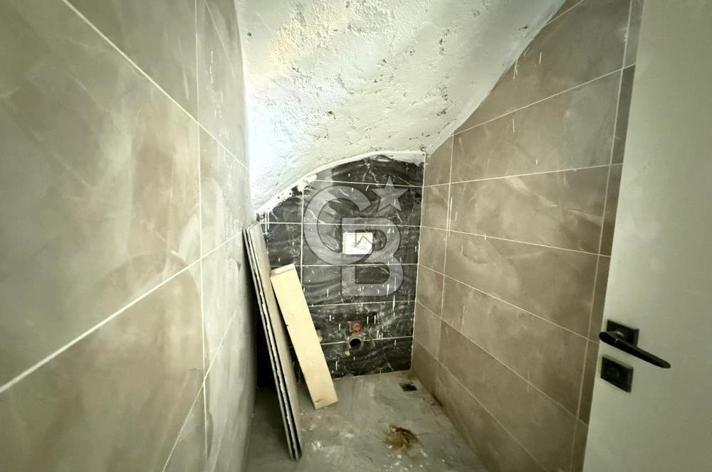 DİKİLİ ÇANDARLI'DA DENİZ MANZARALI MÜSTAKİL HAVUZLU TRİPLEKS VİLLA 