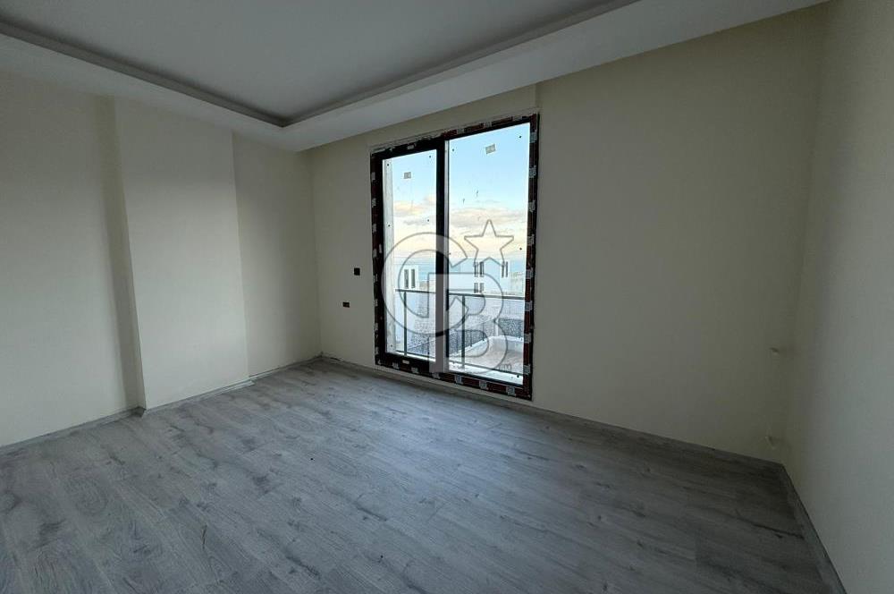 DİKİLİ ÇANDARLI'DA DENİZ MANZARALI MÜSTAKİL HAVUZLU TRİPLEKS VİLLA 