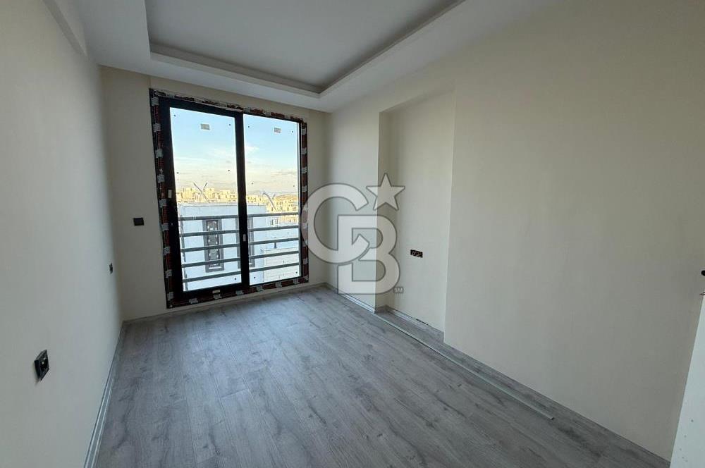 DİKİLİ ÇANDARLI'DA DENİZ MANZARALI MÜSTAKİL HAVUZLU TRİPLEKS VİLLA 