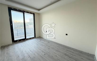 DİKİLİ ÇANDARLI'DA DENİZ MANZARALI MÜSTAKİL HAVUZLU TRİPLEKS VİLLA 