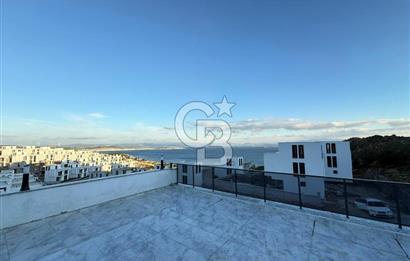 DİKİLİ ÇANDARLI'DA DENİZ MANZARALI MÜSTAKİL HAVUZLU TRİPLEKS VİLLA 