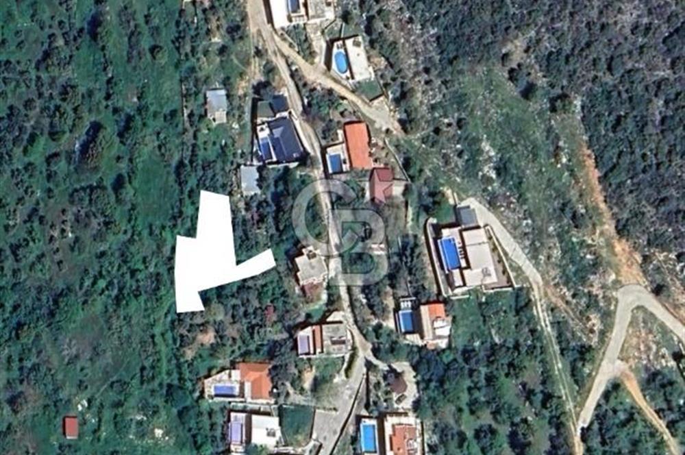 Antalya kaş üzümlü’de 693 m2 Bağ ve Sebze Bahçe