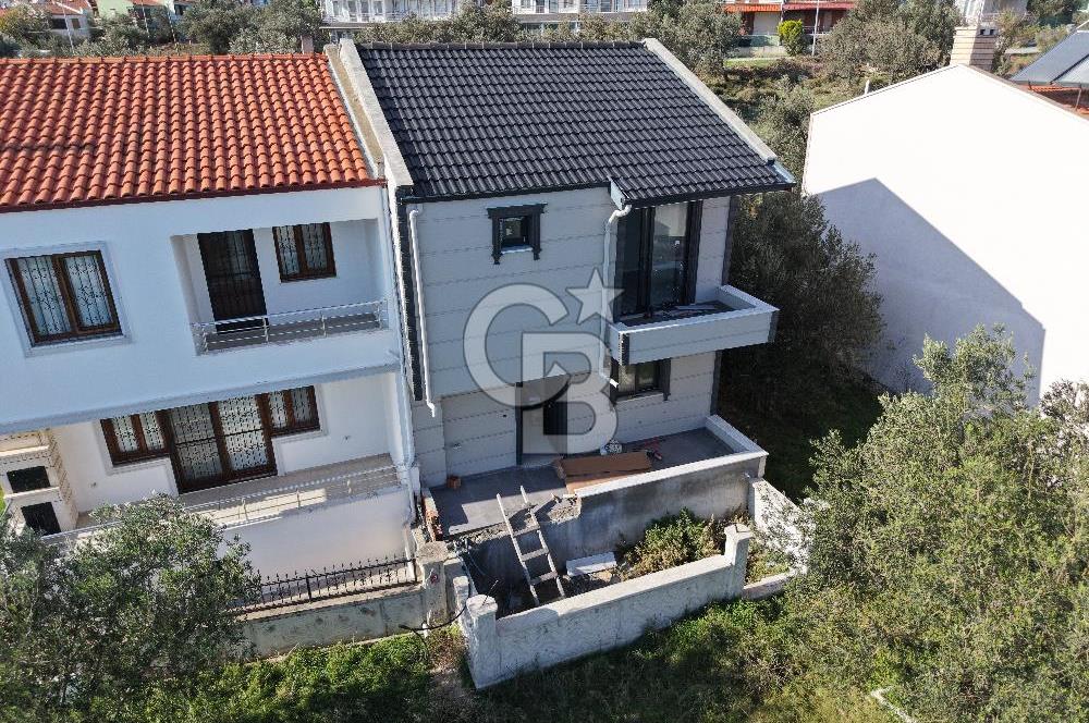 Ayvalık Sarımsaklı Küçükköyde Satılık Villa 