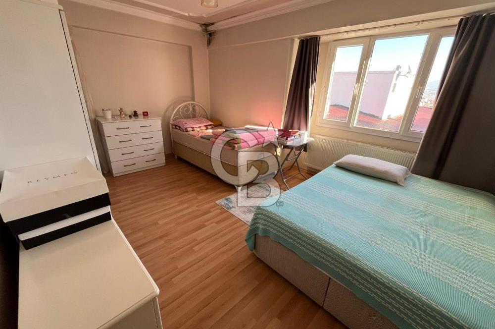 İzmir Karabağlar Refet Bele Mahallesi 3+1 Geniş Satılık Daire