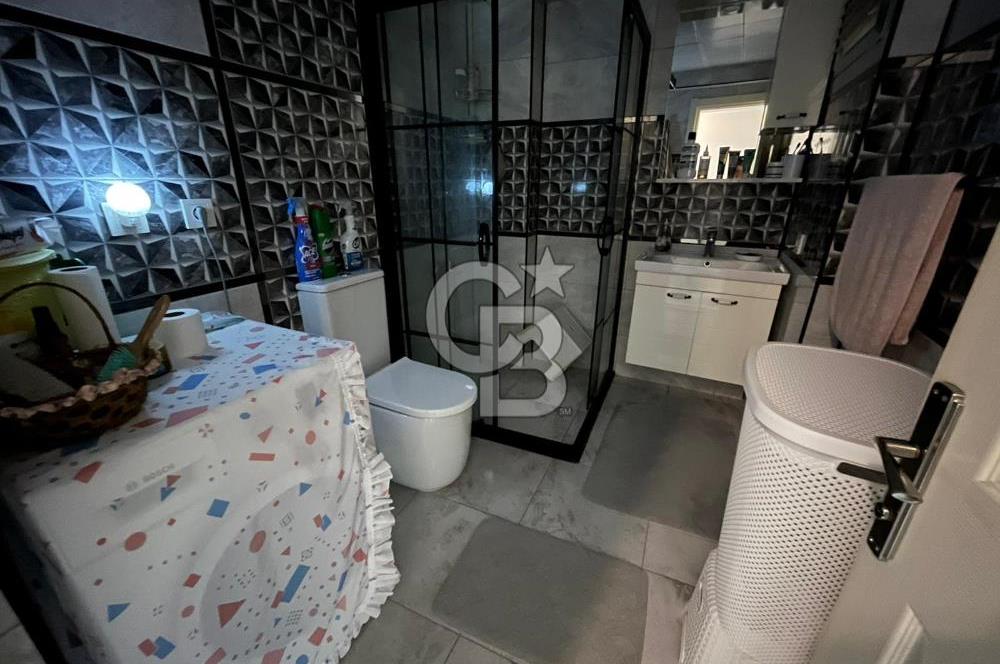 İzmir Karabağlar Refet Bele Mahallesi 3+1 Geniş Satılık Daire