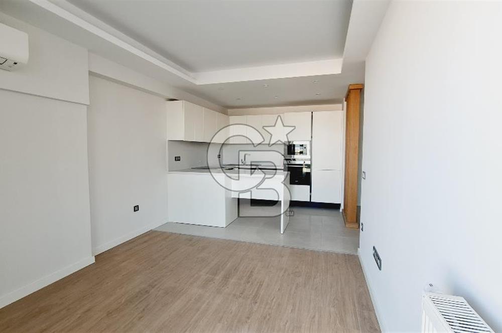 Manisa Meydan Sitesi Havuz Cephe 2+1 Açık Mutfak Satılık Daire