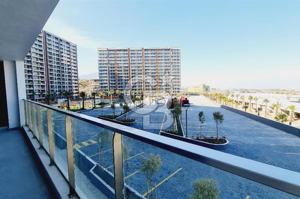 Manisa Meydan Sitesi Havuz Cephe 2+1 Açık Mutfak Satılık Daire