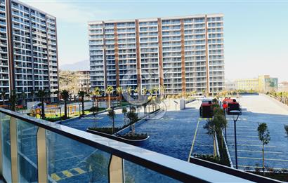 Manisa Meydan Sitesi Havuz Cephe 2+1 Açık Mutfak Satılık Daire