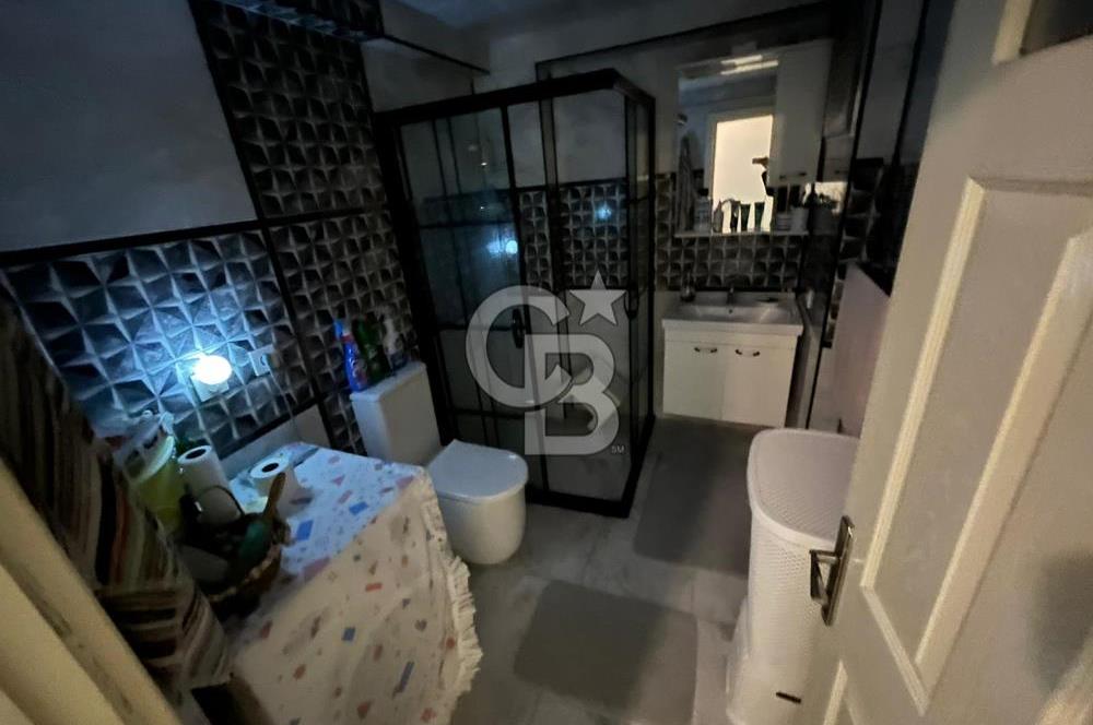 İzmir Karabağlar Refet Bele Mahallesi 3+1 Geniş Satılık Daire