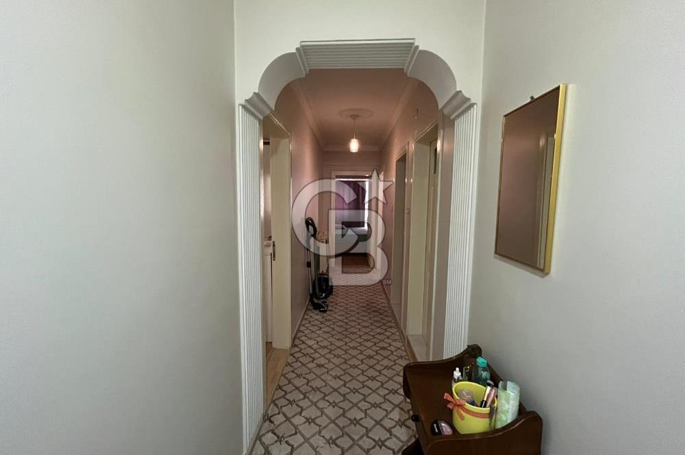 İzmir Karabağlar Refet Bele Mahallesi 3+1 Geniş Satılık Daire