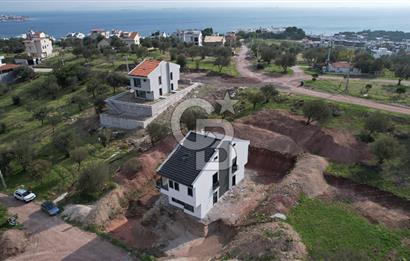 ÇANDARLI MERKEZE DENİZE YAKIN SIFIR 3+1 DUBLEKS VİLLA