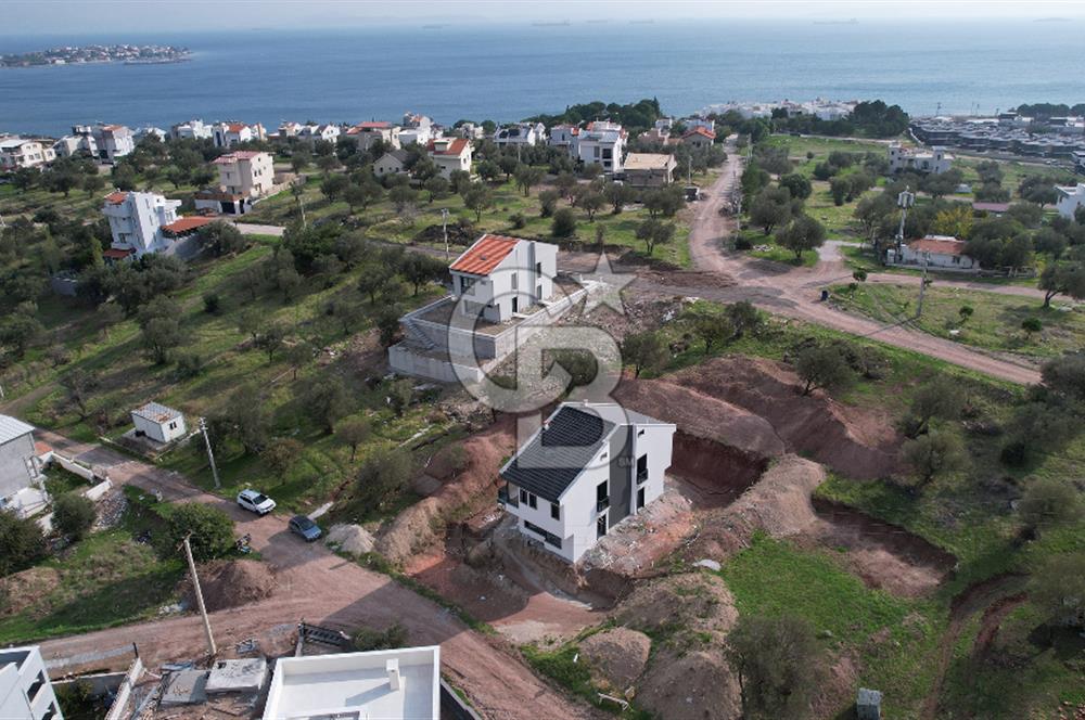 ÇANDARLI MERKEZE DENİZE YAKIN SIFIR 3+1 DUBLEKS VİLLA