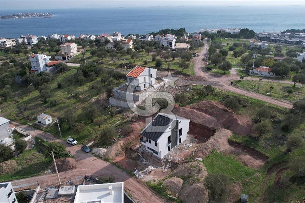 ÇANDARLI MERKEZE DENİZE YAKIN SIFIR 3+1 DUBLEKS VİLLA