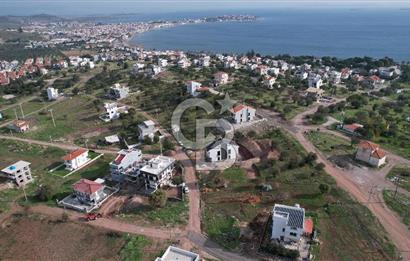 ÇANDARLI MERKEZE DENİZE YAKIN SIFIR 3+1 DUBLEKS VİLLA