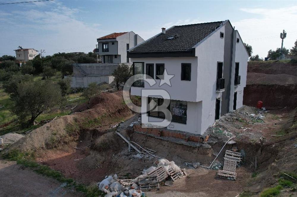 ÇANDARLI MERKEZE DENİZE YAKIN SIFIR 3+1 DUBLEKS VİLLA