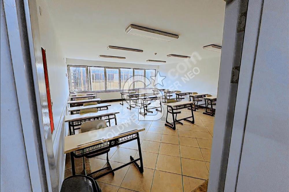 1400 m² Office with Terrace on Büyükdere Street from NEO