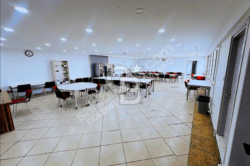 1400 m² Office with Terrace on Büyükdere Street from NEO