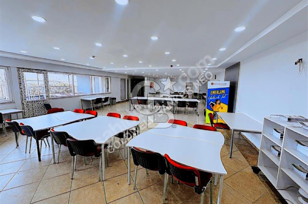 1400 m² Office with Terrace on Büyükdere Street from NEO