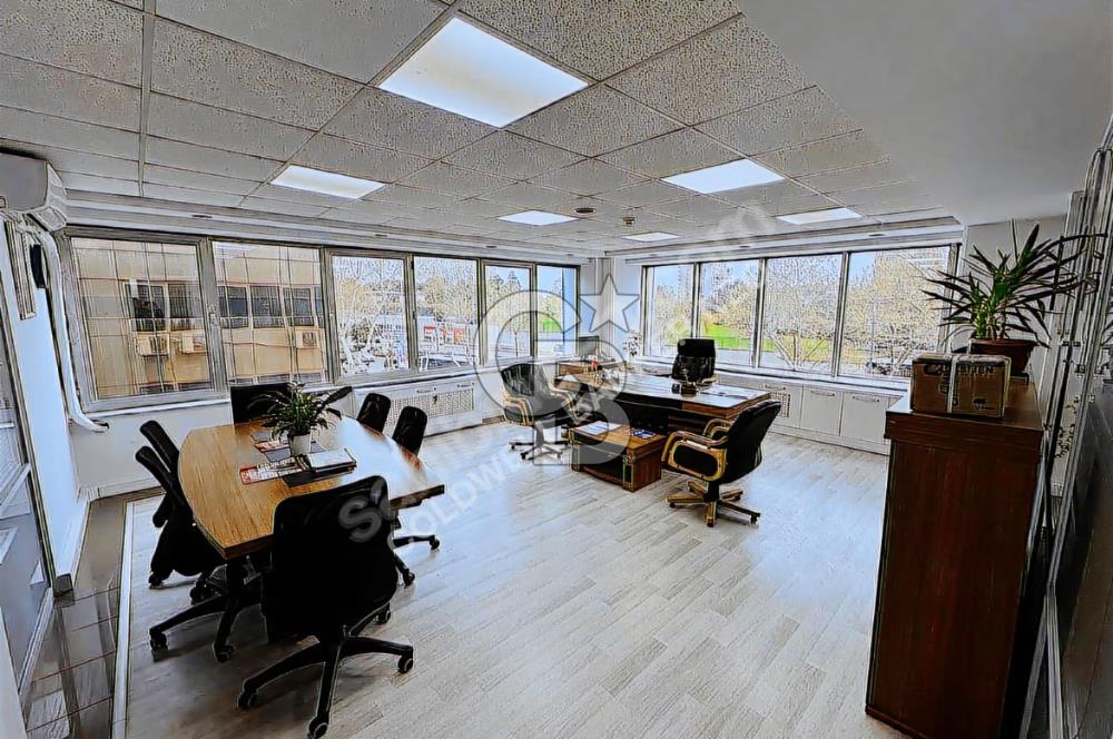 1400 m² Office with Terrace on Büyükdere Street from NEO