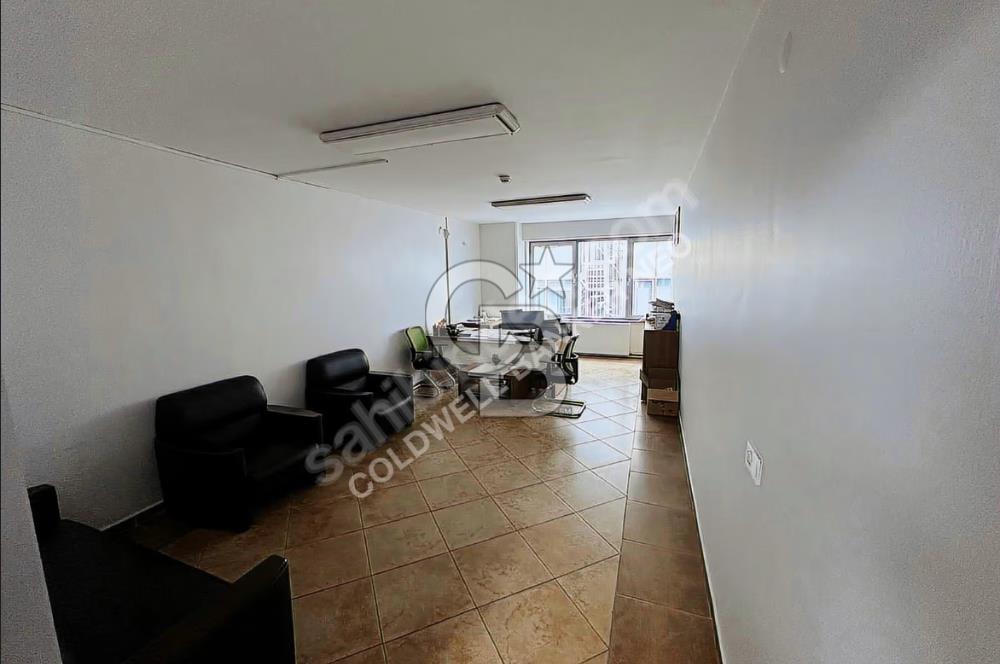 1400 m² Office with Terrace on Büyükdere Street from NEO