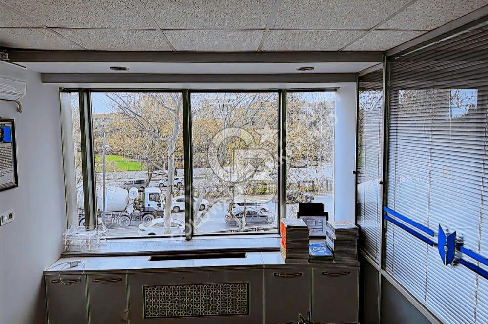 1400 m² Office with Terrace on Büyükdere Street from NEO