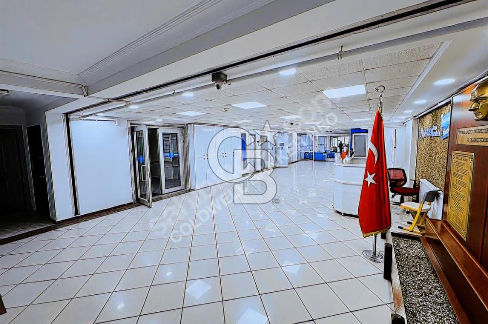 1400 m² Office with Terrace on Büyükdere Street from NEO